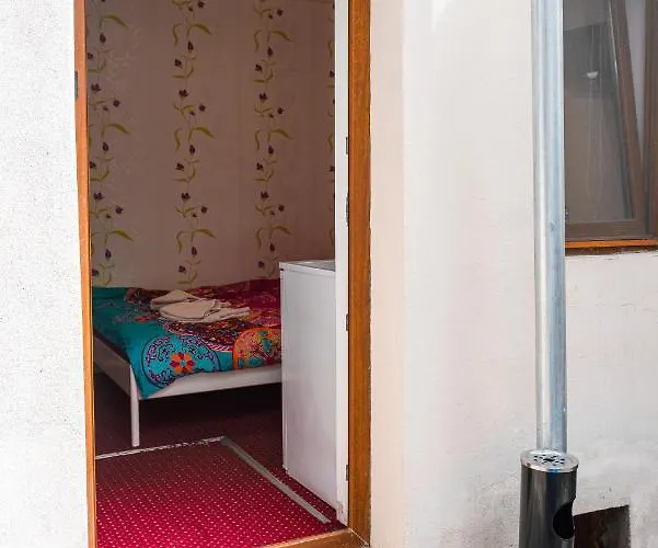 Center Walk And Pensionat Bukarest