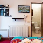 Center Walk And Guest house Bucharest