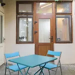 Center Walk And Guest house Bucharest