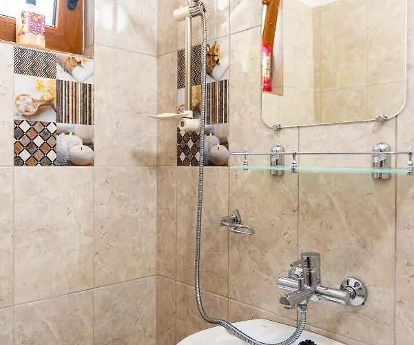 Center Walk And بوخارست