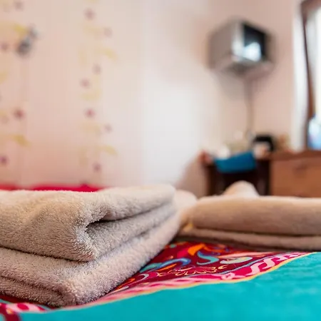 Гостьовий будинок Center Walk And 3*